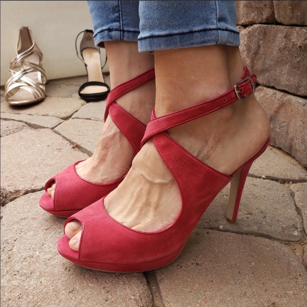Pink stiletto heels 👠